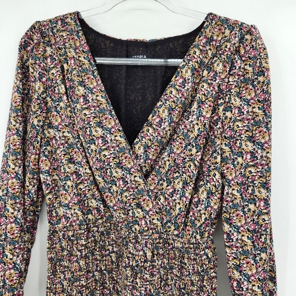 Storia Ditzy Floral Long Sleeve Mini Dress Womens Size Small V Neck Smocked - Picture 2 of 10